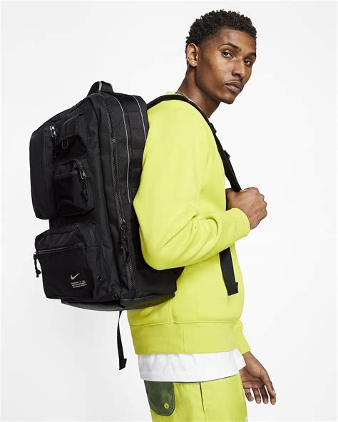 Nike utility elite training backpack. The Nike Utility Elite Backpack keeps your gear close, secure and organised while commuting to and from training sessions. Cushioned straps give you comfort on the go, and the pack splays open for easy access to your necessities. 