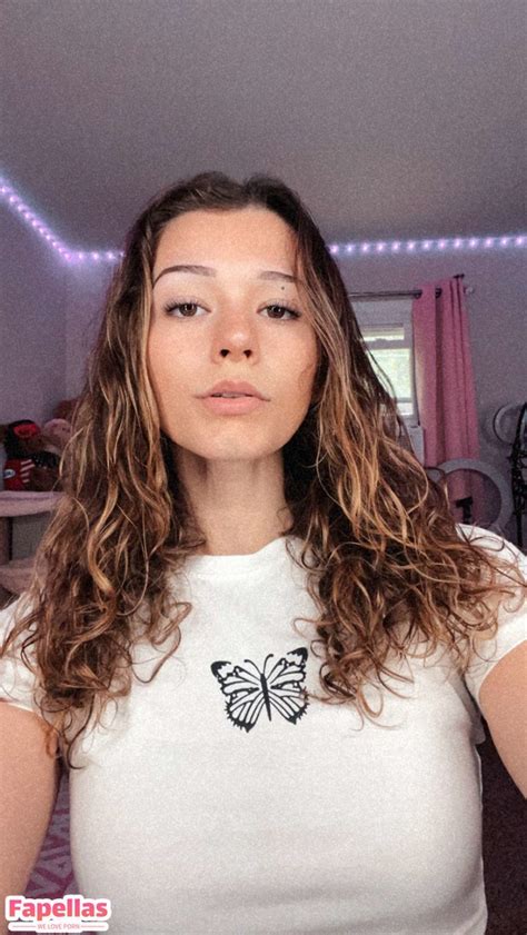 NIKKI WOODS is a internet personality on tiktok with a mass following very creative and bright. American TikTok star who is best known for her lifestyle, fas.... 