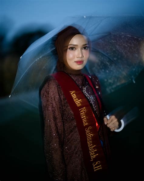 Nikmati foto Instagram populer & rimjob konten berkualitas greget pengen dia nyadar di VIDEO SEX TUBE8 Twitter Share saat mandi image 1