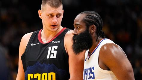 Nikola Jokic scores 32, Nuggets win 111-108 to keep the Clippers winless with James Harden