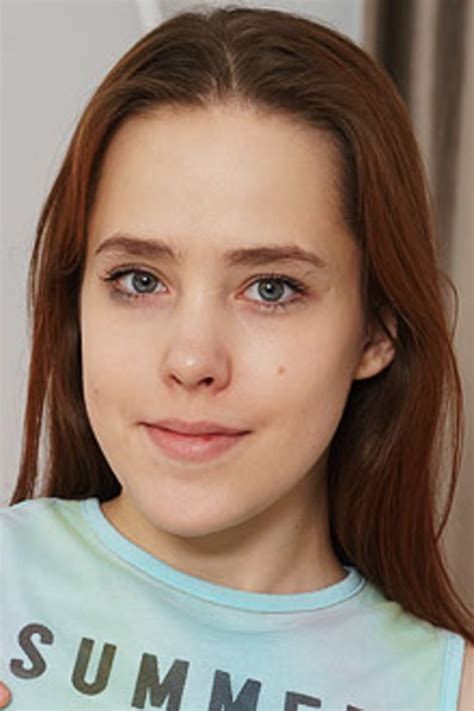 Nicole Murkovski is an Russian Actress And Model. She was born in 2003 in Russia. She was born in 2003 in Russia. Nicole is mainly known for acting in Videos and Web Scenes and today we will know about Nicole Murkovski Biography , Early Life, Career, Personal Life, Body Measurements etc.