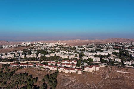 Nine EU countries call on EC to develop plan to stop commerce in Israeli settlements