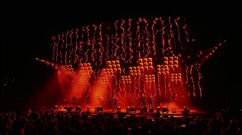 Nine inch nails concert. 13 Sept 2018 ... Nine Inch Nails launched their Cold and Black and Infinite Tour with the first of two back-to-back concerts in Phoenix in support of "Bad ... 