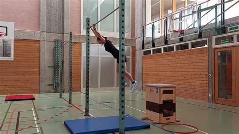 Ninja Warrior Training im Sportunterricht - YouTube