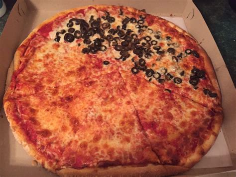 Ninos pizza. Nino’s Pizza is the best Italian cuisine restaurant in Dumont offering pizza, pasta, calzones, entrees and more – dine in or pickup (call 201-385-1999)! 