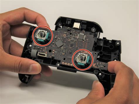 Nintendo switch controller repair. Aug 5, 2019 · Vice also confirmed that one of its team members was able to get a free Joy-Con repair from Nintendo following the new policy. (Yes, that includes free shipping.) So if you’re currently ... 