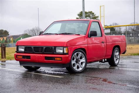 I have a 1986.5 Nissan KingCab Hardbody D21 SE 4x4 pickup truck with a 5-speed manual transmission. This was among the earliest Hardbodies to arrive in these shores from Japan, and you will unlikely see one as nice as this one. It currently has 245,xxx original miles and still has the original blue and yellow California license plates from 1986.. 