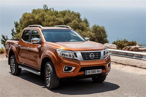 Nissan navara dach1