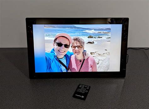 Nixplay changes.  There are three ways you I have the frame set up to change...