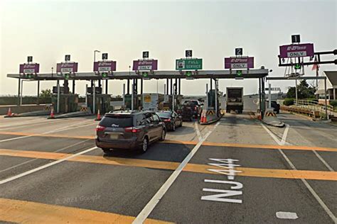 The Garden State Parkway will transition to cashless toll collection, accepting E-ZPass only. The board of the New Jersey Turnpike Authority voted to award a $914 million contract to a Nashville-based company to design and run an all-electronic cashless toll collection system on the parkway. A start date for the new system is a few …. 