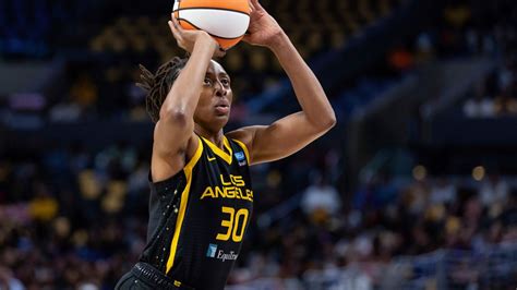Nneka Ogwumike scores 20, Los Angeles rallies from 17-point deficit to beat Dallas