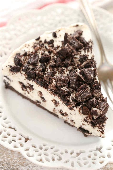 No bake oreo cheesecake recipe. 1. Remove the mixing bowl and beaters from the freezer. 2. Pour the heavy cream into the bowl. Beat on low speed for 1-2 minutes, then increase the speed to medium-high and beat until stiff peaks form. 3. In another large mixing bowl, beat the cream cheese until smooth. 4. 