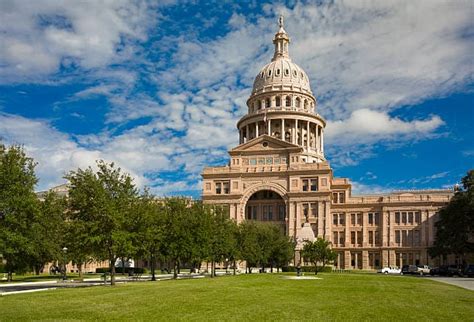 No devices found at Texas Capitol after bomb threat reported