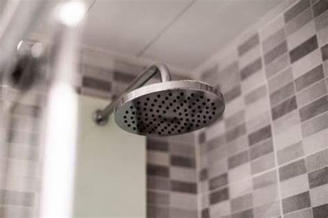 No hot water in apartment. Hot water from a tap or shower head has become a main staple of the modern home. The ability to turn on the hot water tap and almost instantly obtain hot water is a feature of most... 