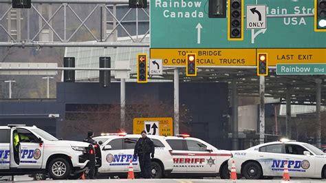 No sign of terrorism in deadly car crash, explosion at U.S.-Canada border crossing: NY governor