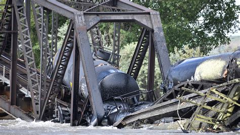 No toxic gases detected after train carrying hazardous material plunged into Yellowstone River