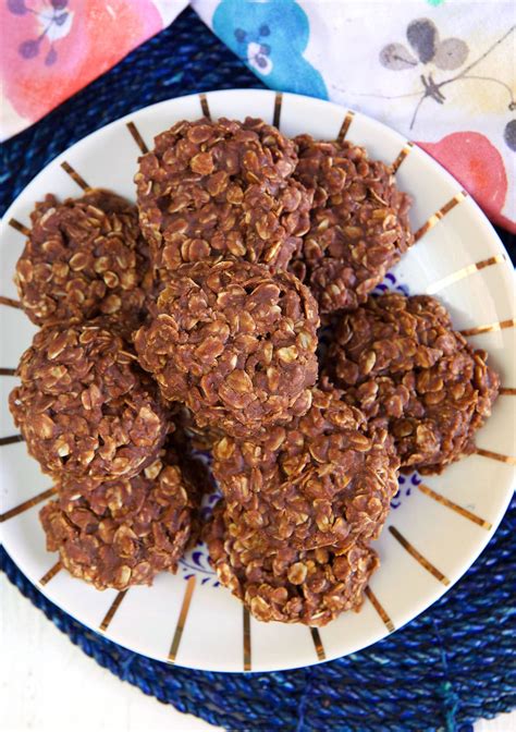 No-Bake Chocolate-Peanut Butter Oatmeal Cookies - Southern Living