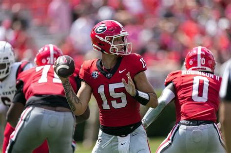 No. 1 Georgia carries 19-game winning streak into start of SEC play vs. South Carolina