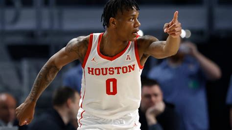 No. 1 Houston beats ECU in AAC, gets back-to-back 30 wins
