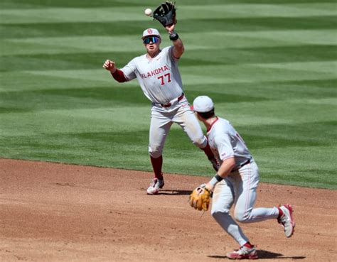 No. 14 Texas drops 1st game of doubleheader with Oklahoma