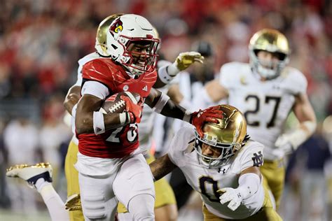 No. 24 Louisville beats No. 10 Notre Dame 33-20, with Jawhar Jordan running for 143 yards, 2 TDs