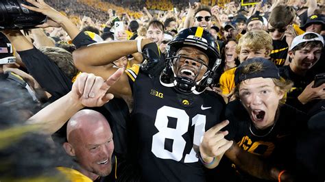 No. 3 Iowa beats No. 4 Penn State 23-20, fans storm field (with photo ...