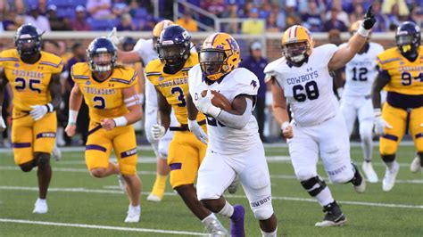 No. 5 Mary Hardin-Baylor, No. 6 Hardin-Simmons meet in DIII football …