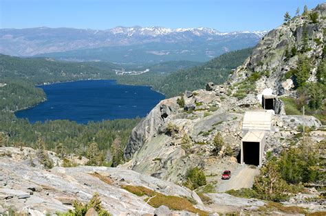 Donner Summit. Donner Summt is located on the s