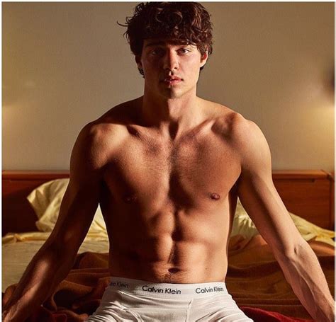 Jan 26, 2022 · Noah Centineo porn video. See the leaked explicit porn of sexy actor Noah Centineo, who makes horny males and females around the world. Noah likes to be naked and to show his hard abs, but we all knew that! What’s new here is one other thing, he likes to jack off his boner and send this to young girls he’s fucking around. 