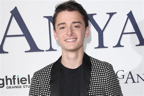 Noah Schnapp & Doja Cat's Instagram DMs Drama. Besides a recent awkward video exchange mishap with The Bachelor's Hannah Godwin, this isn't the first time that Noah Schnapp has been publicly .... 
