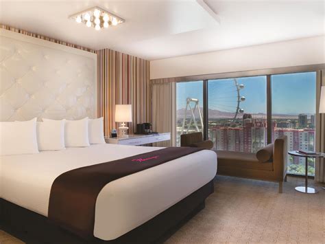 Non smoking hotels in vegas. This 300-square-foot non-smoking room includes one queen bed topped with luxury bedding. In addition to a 55” TV with cable channels, the room has high-speed internet for two devices, a small sitting area, and a desk. The bathroom has a rain-style shower, a vanity, and features Gilchrist and Soames bath products. 