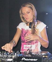 Nora En Pure - Wikipedia
