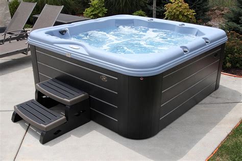 Nordic hot tub. The Nordic Retreat SE ™ offers unprecedented value. With seating for five, this spa can help you create quality family time or simply offer sanctuary from every ... 