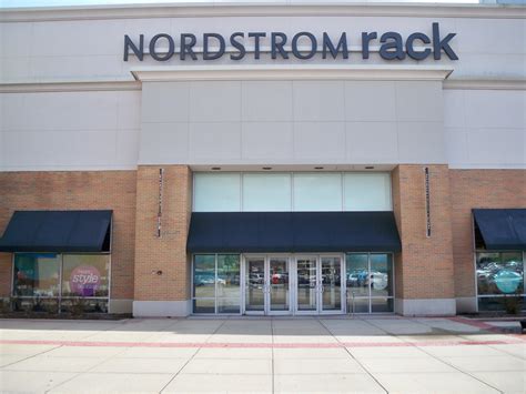 Find 3 listings related to Nordstrom Rac
