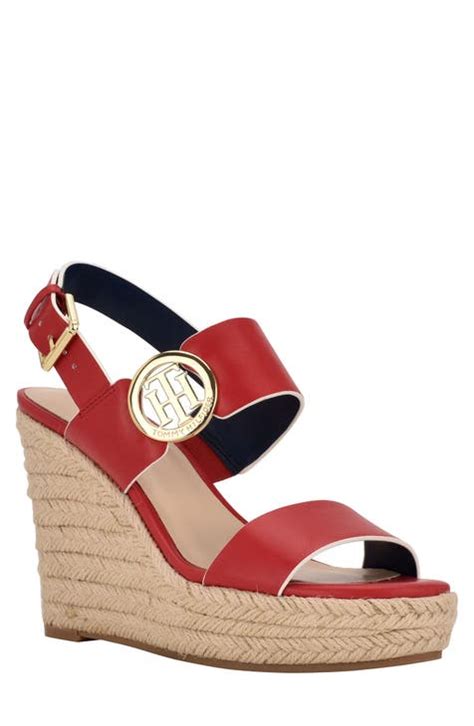 Nordstrom rack sandals women. Slide into the right pair of women's sandals at Nordstrom Rack. Shop our collection of women's sandals online or in-store. 
