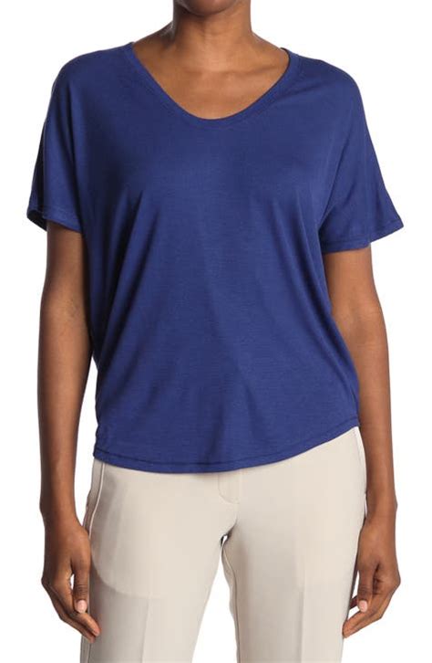 Find the widest variety of women's tops at Nordstrom Rack. Browse women's t-shirts & receive free shipping on orders over $100.. 