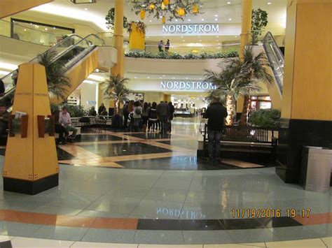 Nordstrom somerset mall troy michigan. Things To Know About Nordstrom somerset mall troy michigan. 
