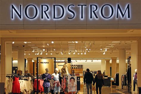  Nordstrom Rack has been serving customers for over 40 years. Please visit our store in Houston at 5000 Westheimer Rd or give us a call at (281) 661-3600. . 