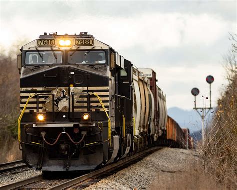 Norfolk Southern pays a relatively impressive dividend. Th