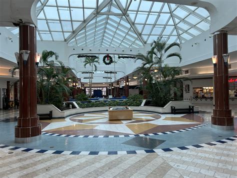 Norfolk officials chose Military Circle mall developer behind closed ...