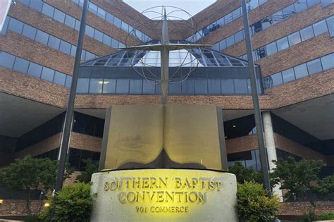 North Carolina megachurch exits Southern Baptist Convention after expulsions over women pastors