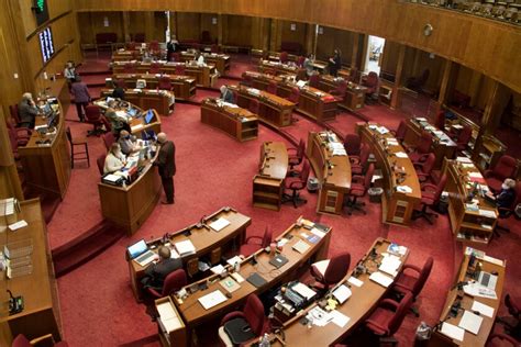 North Dakota Senate passes $10M school voucher bill - Grand …