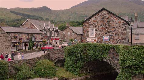 North Wales: Feisty and Poetic - YouTube