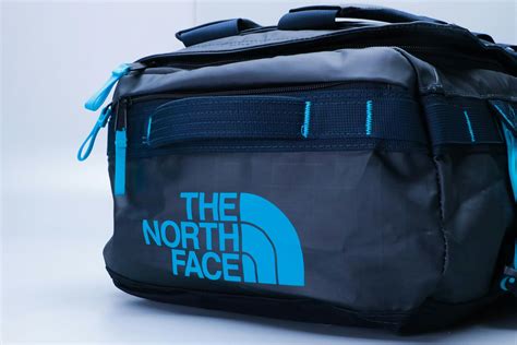 North face base camp voyager. Yes. Water- and abrasion-resistant Base Camp Voyager fabric. Recycled fabric, webbing, buckles and mesh meet The North Face durability standards. Spacious central compartment holds bigger items. Open-cell foam shoulder straps and back panel are padded and comfortable for all-day use. Padded, fleece-lined 16 in. laptop compartment. … 
