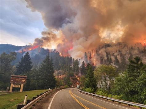 Northern California wildfires: Threat of Smith River Complex reaching Gasquet declines daily