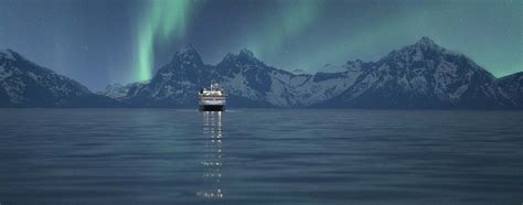 Northern Lights and Charter Flights - Hurtigruten