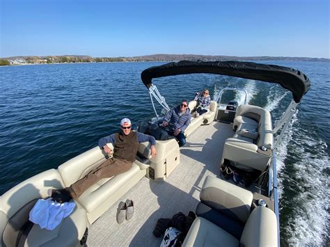 Northern Michigan Pontoon Boat Rentals in Traverse City