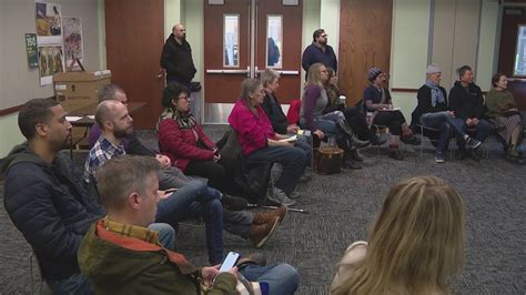 Northwest Side residents meet to discuss crime in the 14th District