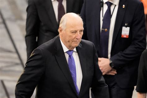 Norway’s aging king hospitalized with an infection