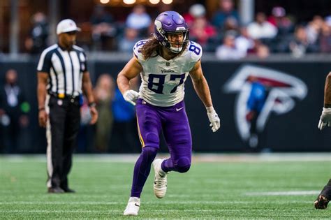 Not even a painful rib injury could keep Vikings tight end T.J. Hockenson off the field